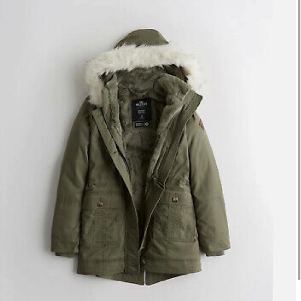 Hollister & Co Women’s Cozy lined parka.